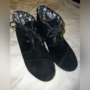 TOMS- booties - size 9 1/2 M